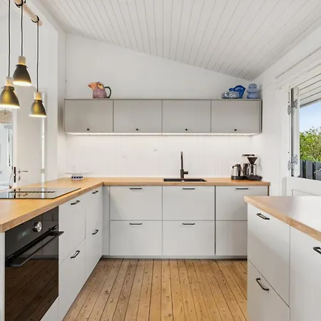 Sommarhus Vid Skåstrup Med Havsutsikt Semesterbostad Bogense
