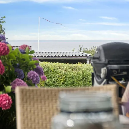 Semesterbostad Sommarhus Vid Skåstrup Med Havsutsikt