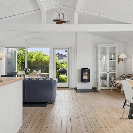 Semesterbostad Sommarhus Vid Skåstrup Med Havsutsikt *