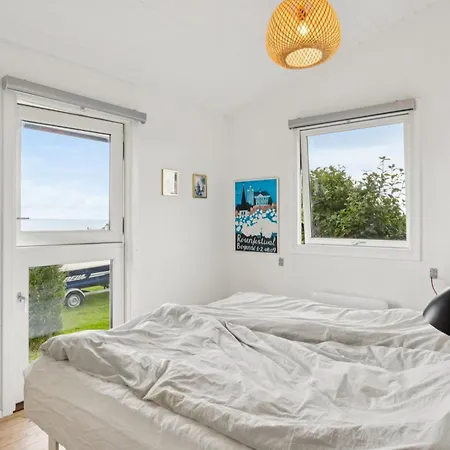 Sommarhus Vid Skåstrup Med Havsutsikt Semesterbostad