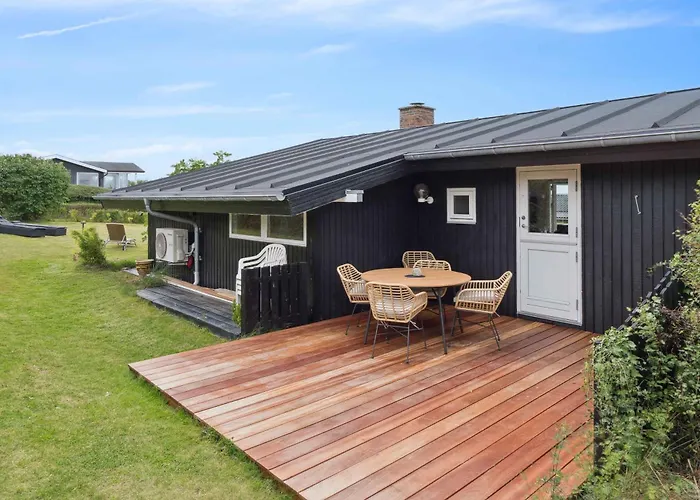 Lovely Summerhouse By Skaastrup W Sea View
